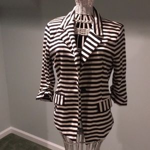 Stripped fitted blazer size small